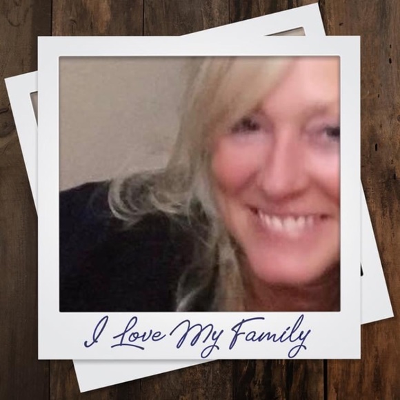 Meet your Posher, Carolyn - Picture 1 of 8